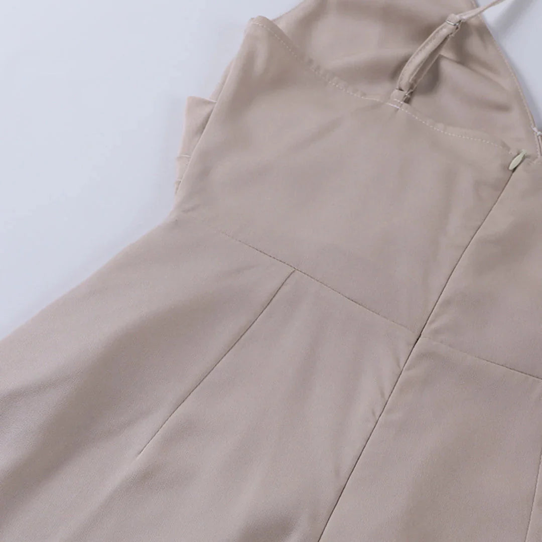 Savrani – Elegant Strapless Dress