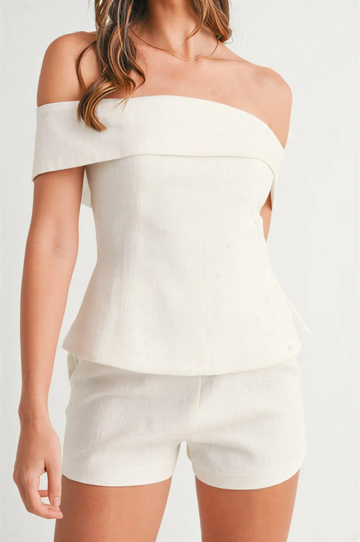 White Cotton & Linen – Two-Piece Suit