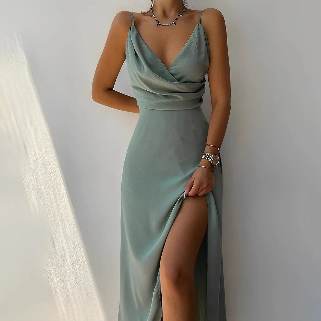 Savrani – Elegant Strapless Dress