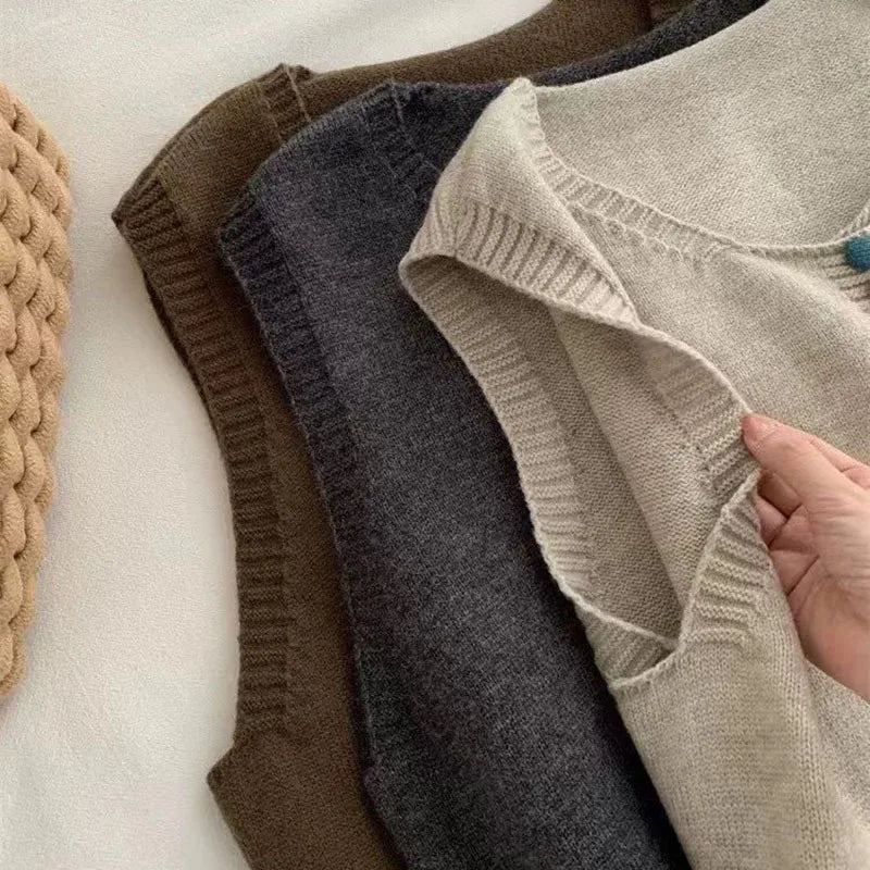 Maribel - Color-Button Knit Vest